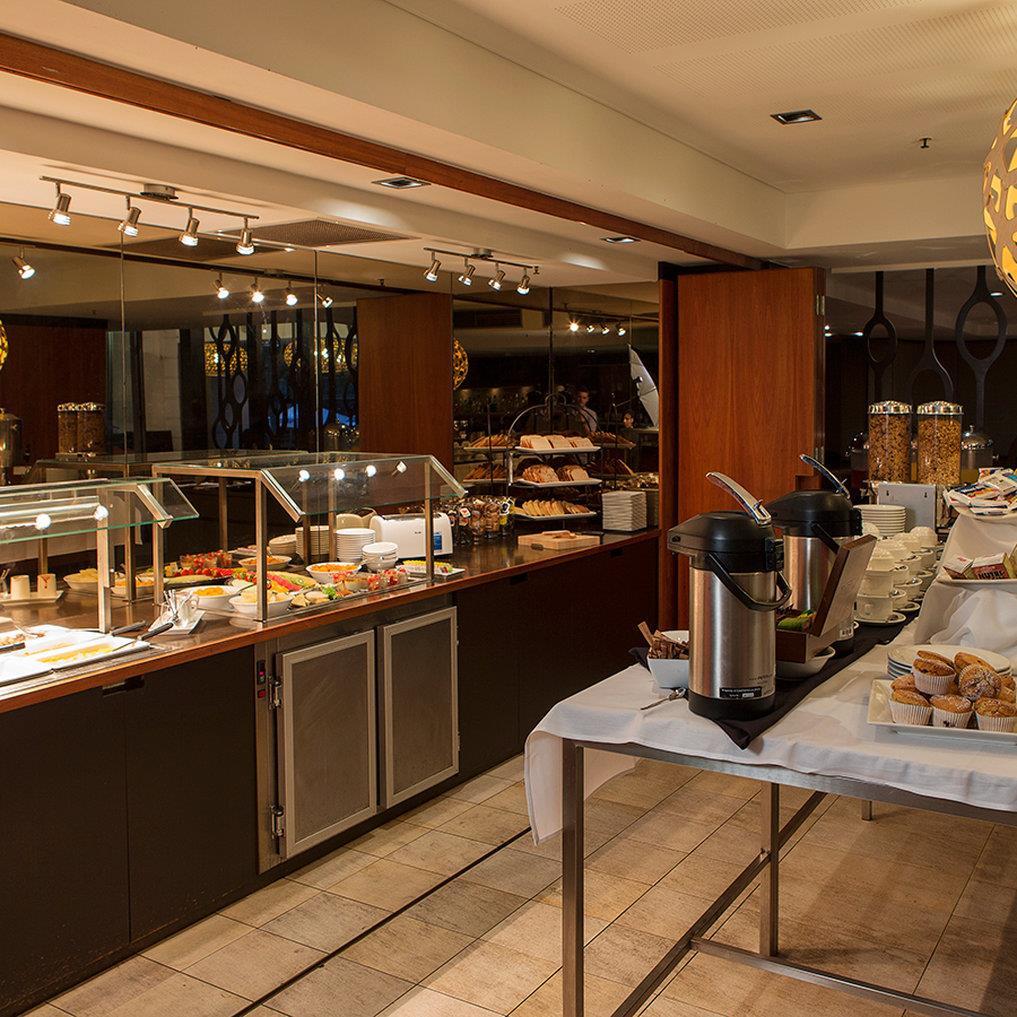 Oaks Perth Hotel Ресторан фото
